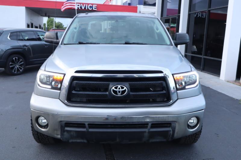 Toyota Tundra Tundra-Grade CrewMax 5.7L 2WD 2012