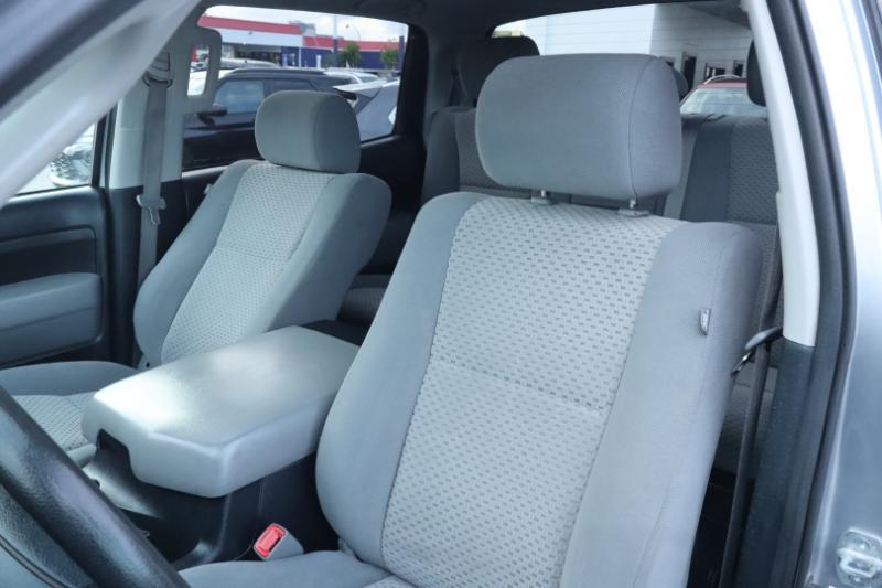 Toyota Tundra Tundra-Grade CrewMax 5.7L 2WD 2012