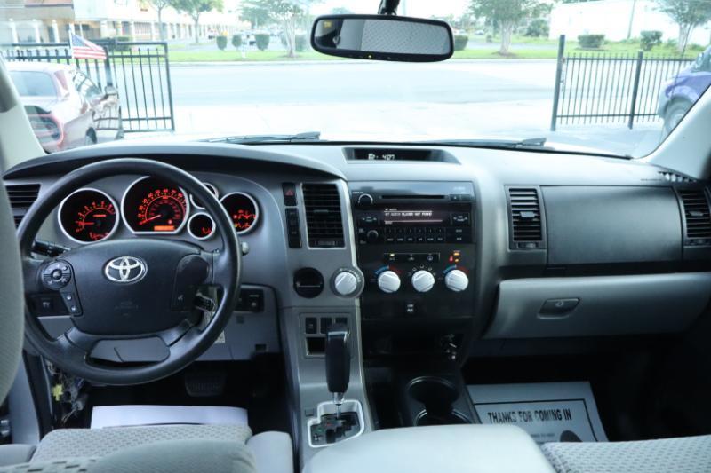 Toyota Tundra Tundra-Grade CrewMax 5.7L 2WD 2012