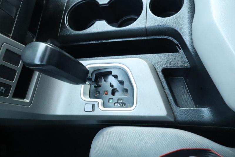 Toyota Tundra Tundra-Grade CrewMax 5.7L 2WD 2012