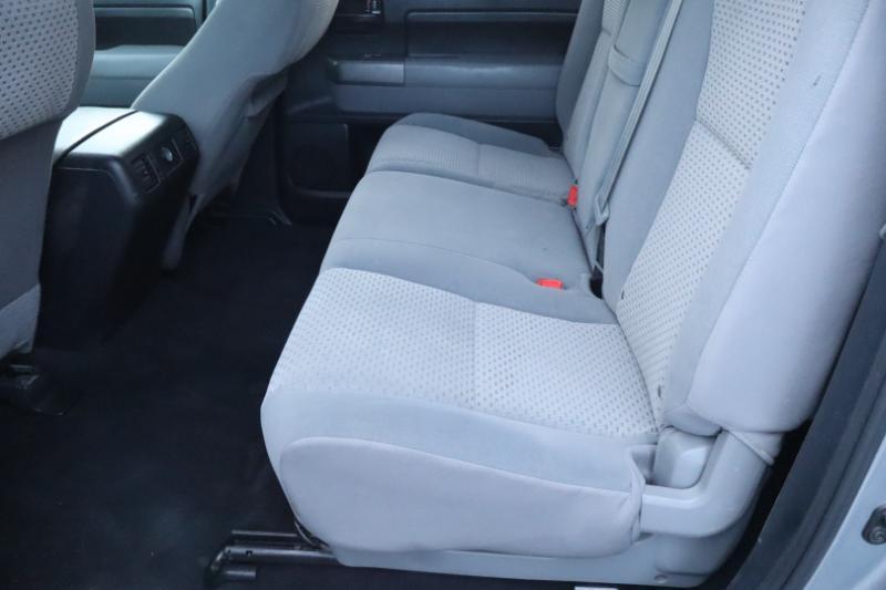 Toyota Tundra Tundra-Grade CrewMax 5.7L 2WD 2012