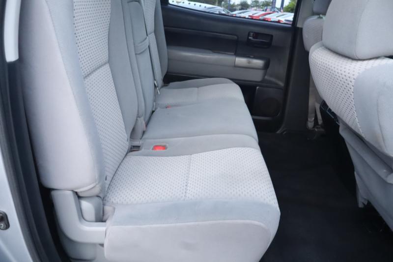 Toyota Tundra Tundra-Grade CrewMax 5.7L 2WD 2012