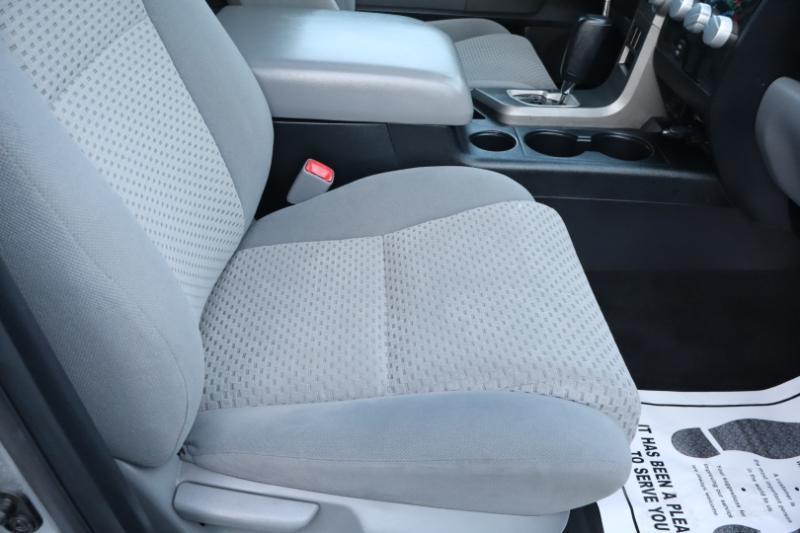 Toyota Tundra Tundra-Grade CrewMax 5.7L 2WD 2012