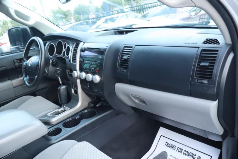 Toyota Tundra Tundra-Grade CrewMax 5.7L 2WD 2012