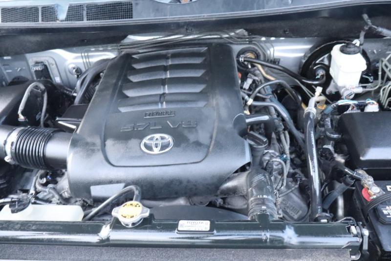 Toyota Tundra Tundra-Grade CrewMax 5.7L 2WD 2012