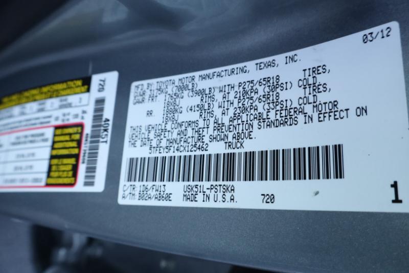 Toyota Tundra Tundra-Grade CrewMax 5.7L 2WD 2012