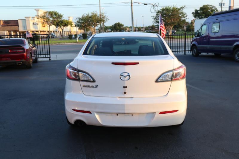 Mazda MAZDA3 i SV AT 4-Door 2013