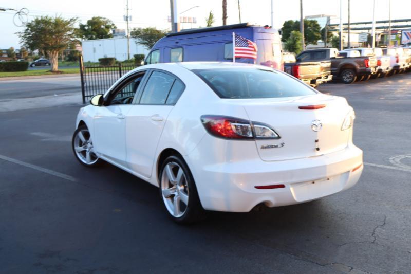Mazda MAZDA3 i SV AT 4-Door 2013