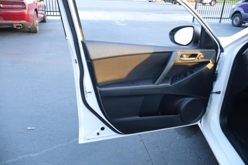 Mazda MAZDA3 i SV AT 4-Door 2013