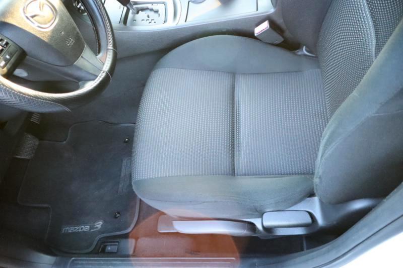 Mazda MAZDA3 i SV AT 4-Door 2013