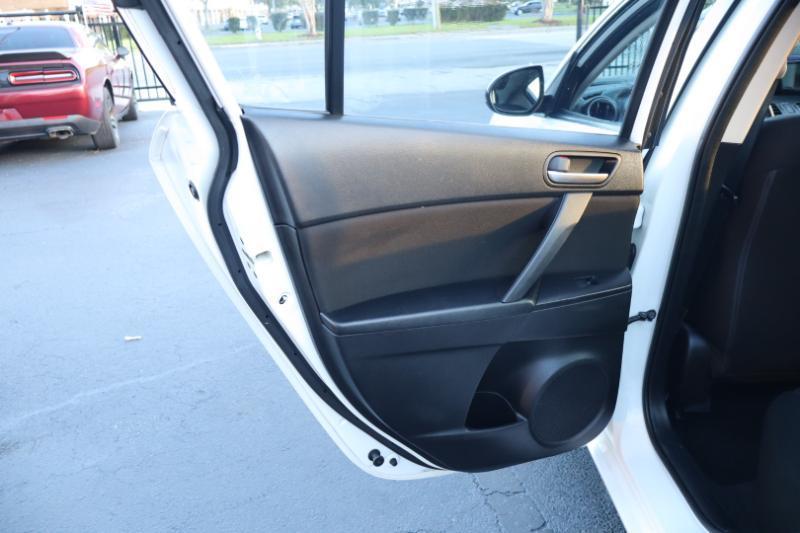 Mazda MAZDA3 i SV AT 4-Door 2013