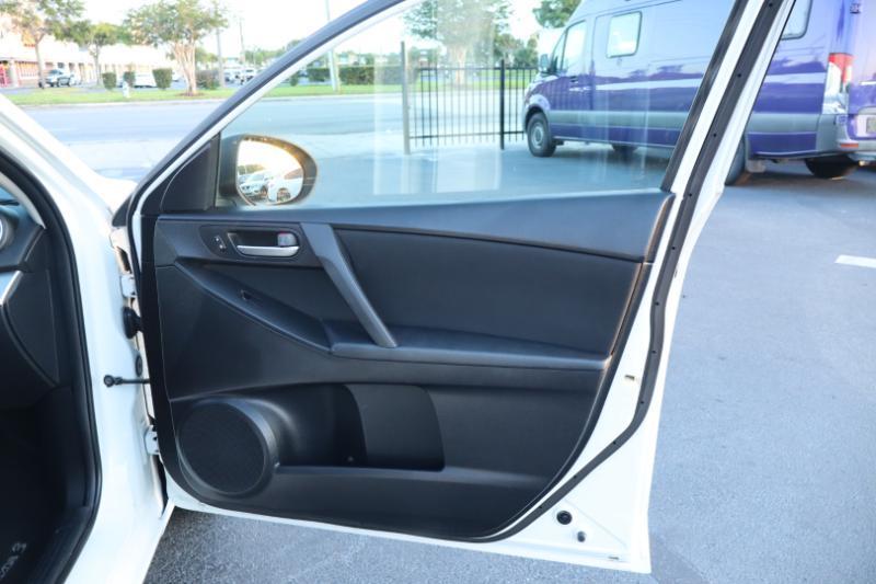 Mazda MAZDA3 i SV AT 4-Door 2013