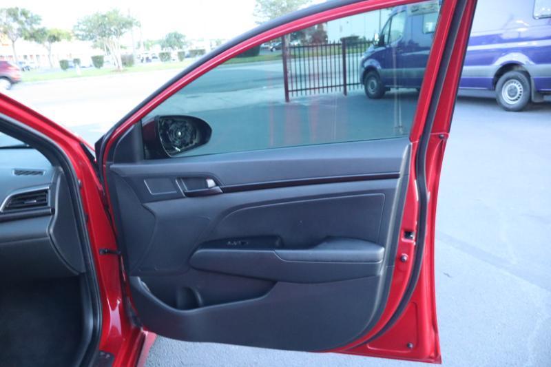 Hyundai Elantra Sport 7A 2019