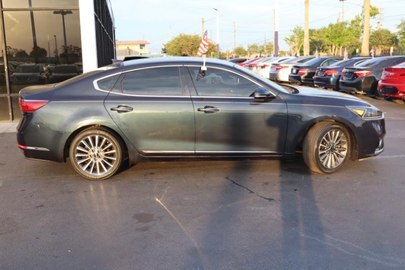 Kia Cadenza Premium 2017