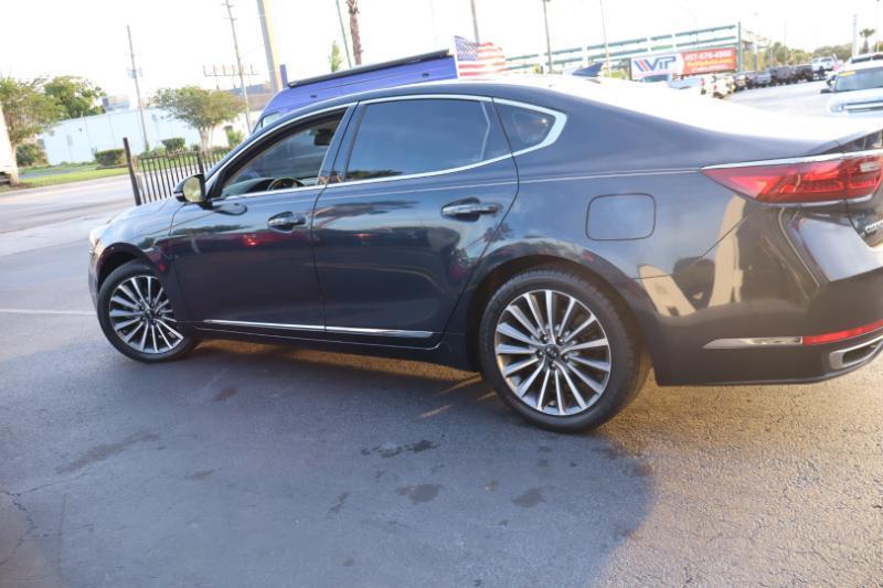 Kia Cadenza Premium 2017