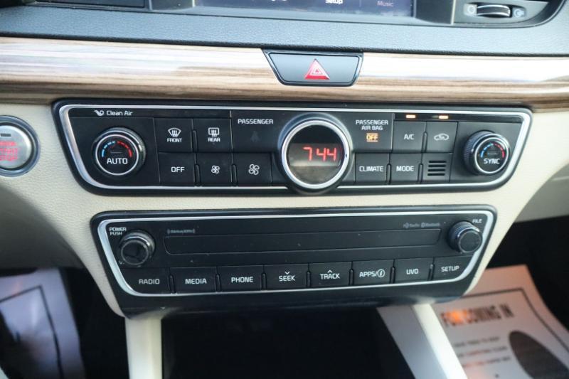 Kia Cadenza Premium 2017