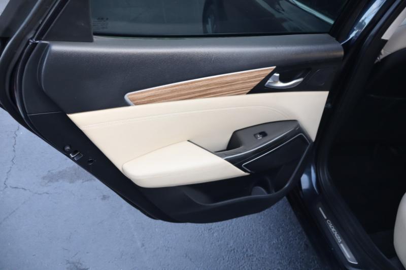 Kia Cadenza Premium 2017