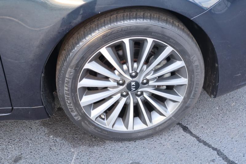 Kia Cadenza Premium 2017