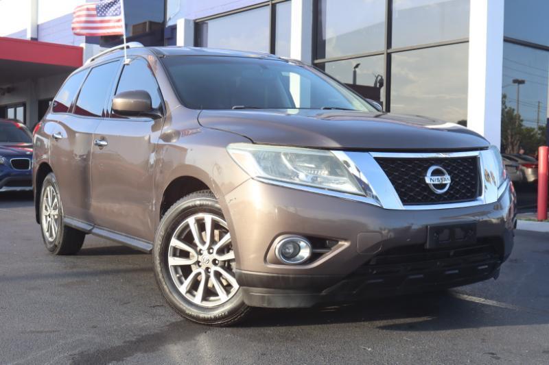 Nissan Pathfinder SV 4WD 2015