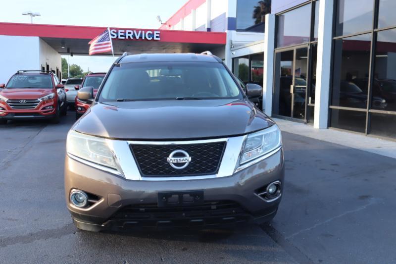 Nissan Pathfinder SV 4WD 2015