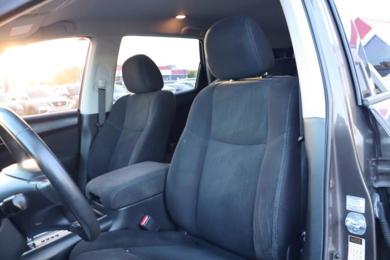 Nissan Pathfinder SV 4WD 2015