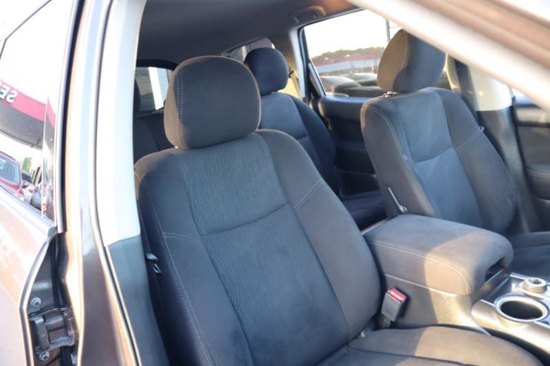 Nissan Pathfinder SV 4WD 2015
