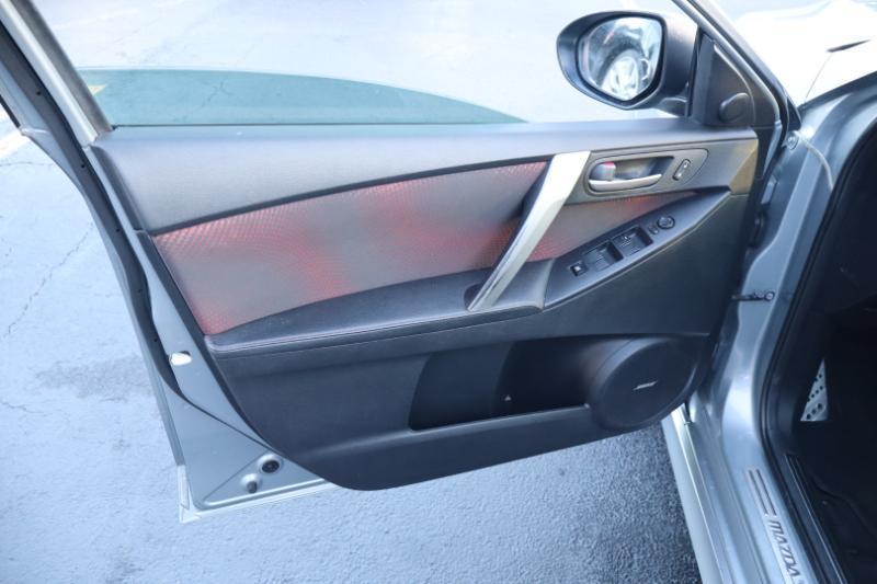 Mazda MAZDA3 s Touring 5-Door 2012