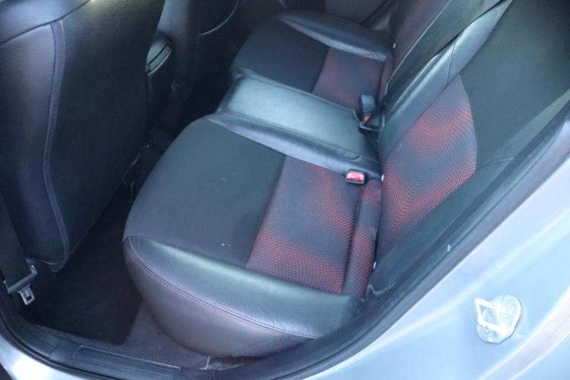 Mazda MAZDA3 s Touring 5-Door 2012
