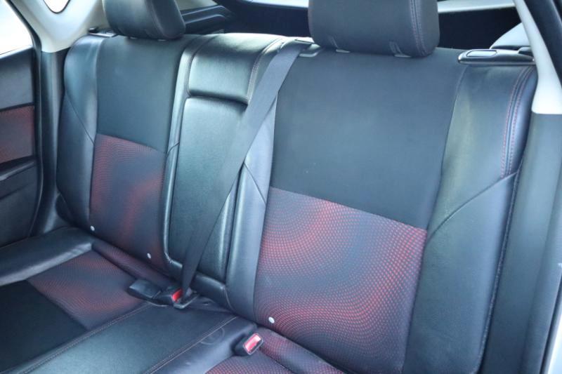 Mazda MAZDA3 s Touring 5-Door 2012