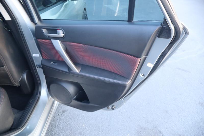 Mazda MAZDA3 s Touring 5-Door 2012