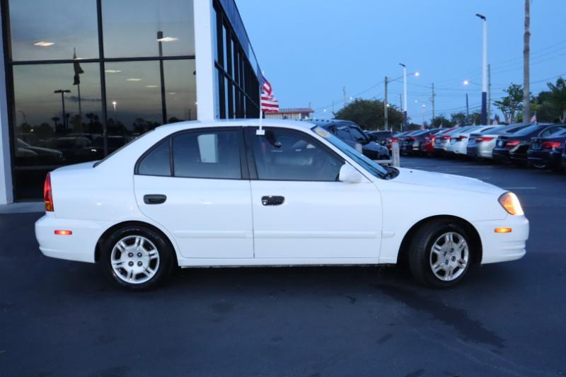 Hyundai Accent GLS 4-Door 2005