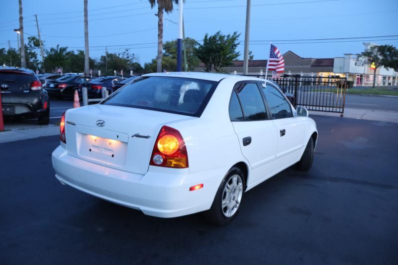 Hyundai Accent GLS 4-Door 2005