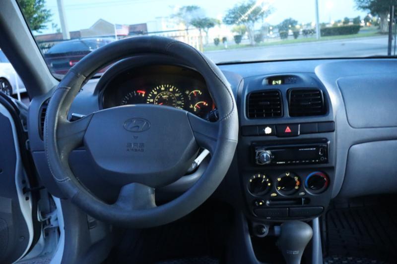 Hyundai Accent GLS 4-Door 2005