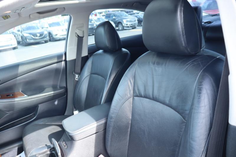 Lexus ES 350 Sedan 2011