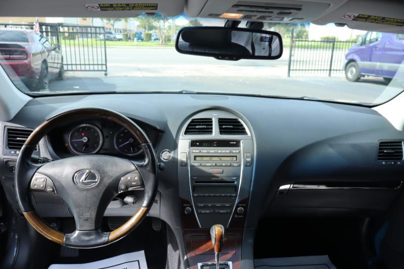 Lexus ES 350 Sedan 2011