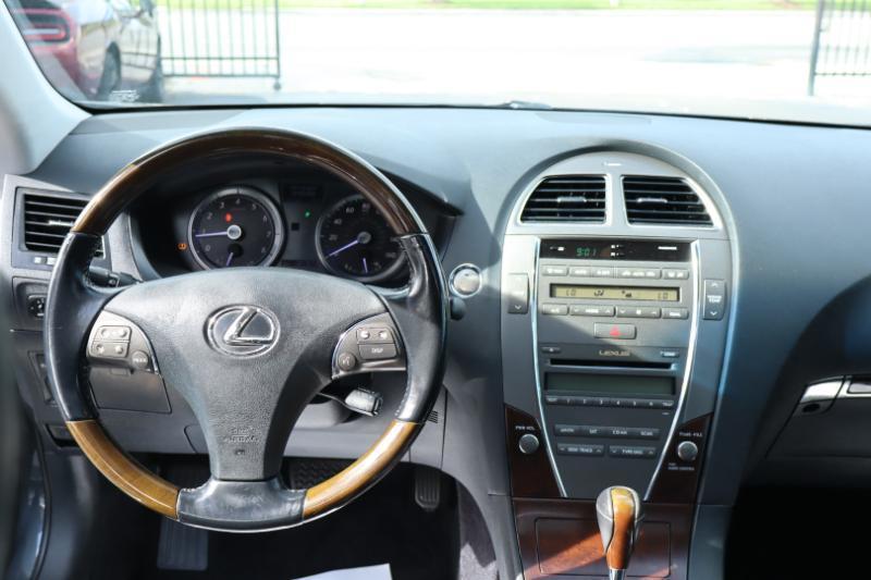 Lexus ES 350 Sedan 2011