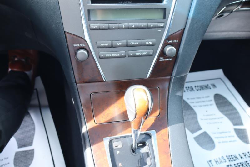 Lexus ES 350 Sedan 2011