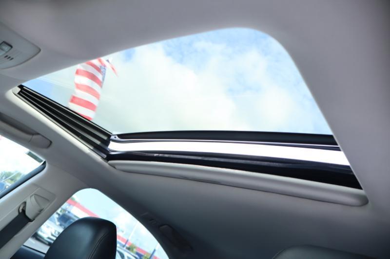 Lexus ES 350 Sedan 2011