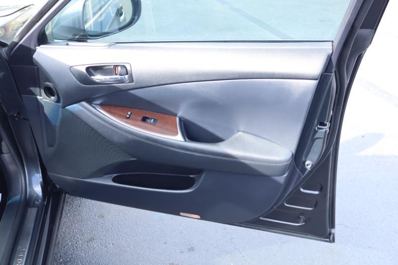 Lexus ES 350 Sedan 2011