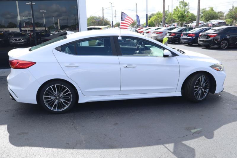 Hyundai Elantra 6AT 2017