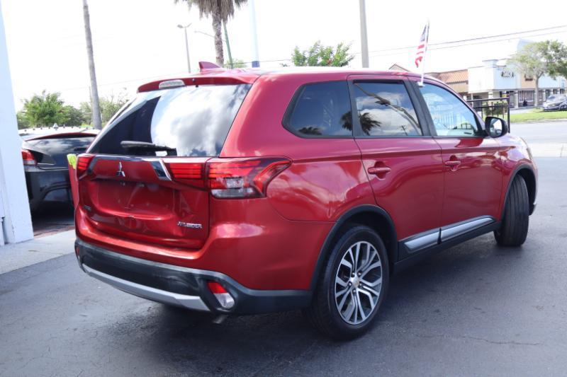 Mitsubishi Outlander ES 2WD 2017