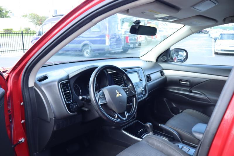 Mitsubishi Outlander ES 2WD 2017