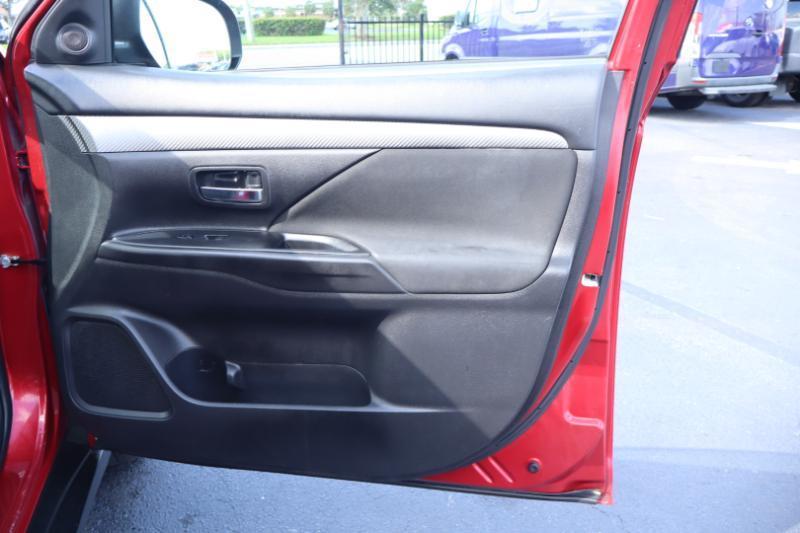 Mitsubishi Outlander ES 2WD 2017