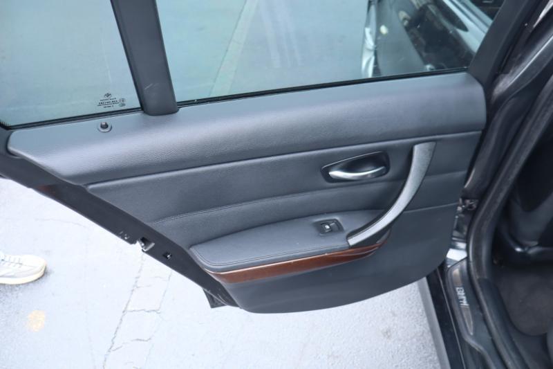 BMW 3-Series 335i 2009