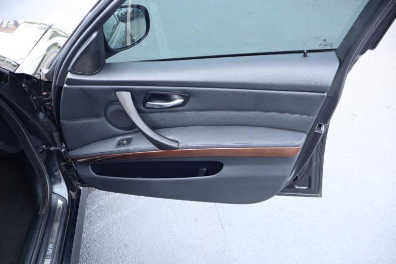 BMW 3-Series 335i 2009