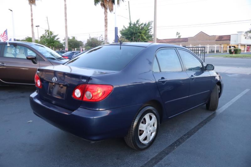 Toyota Corolla CE 2005