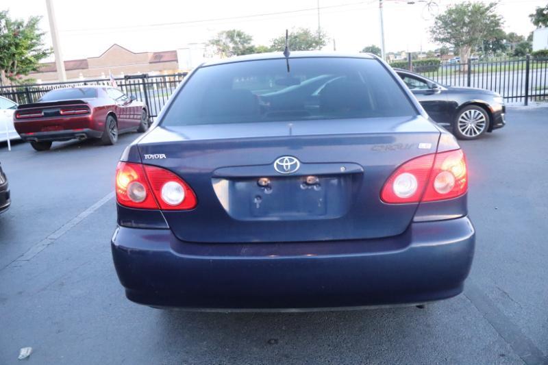 Toyota Corolla CE 2005