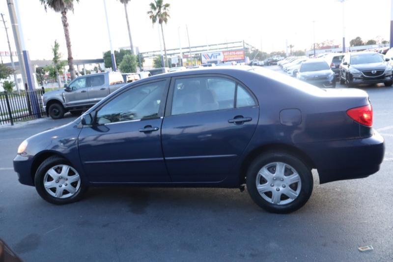 Toyota Corolla CE 2005
