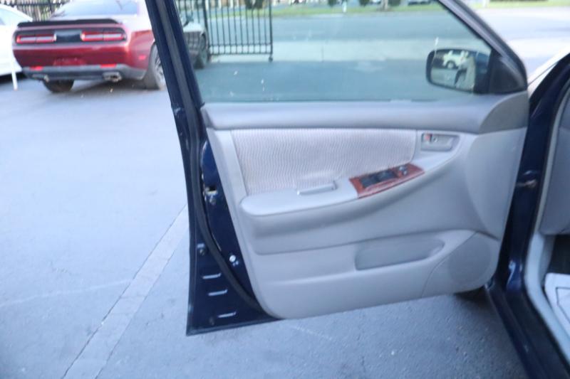Toyota Corolla CE 2005