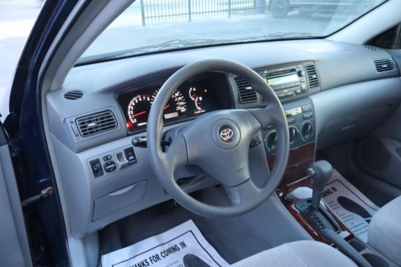 Toyota Corolla CE 2005